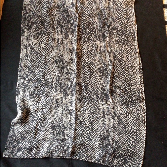Snake print scarf - Picture 1 of 2